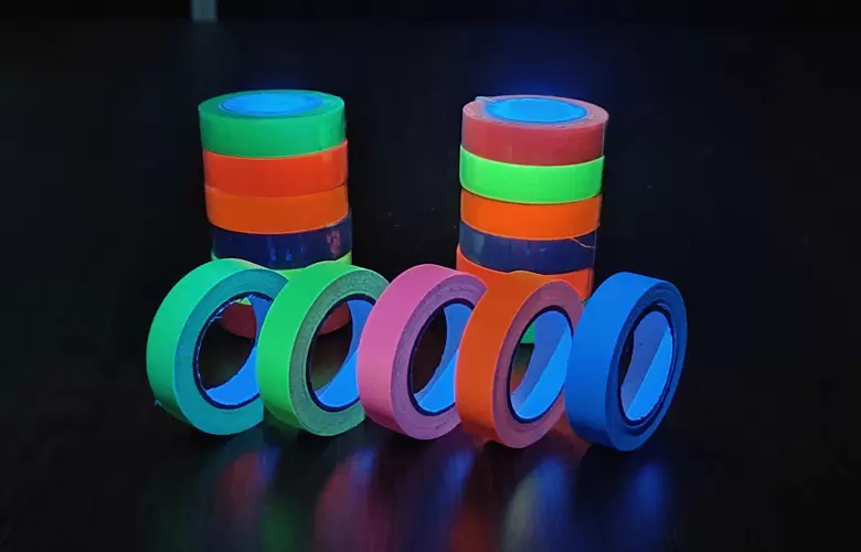 Fluorescent cloth video